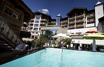 Hotel Alpine Palace Skicircus Saalbach Hinterglemm Austria thumbnail